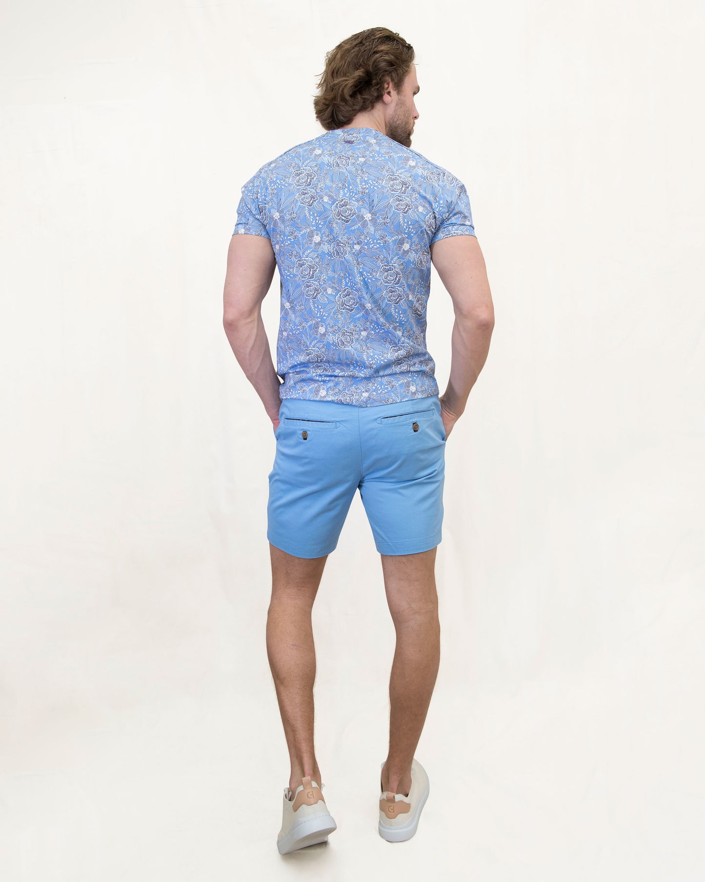MAZE HANDCUT FLORAL V-NECK TEE - BLUE