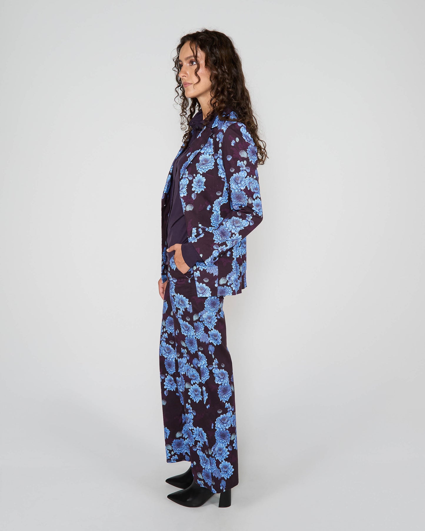 JANE SERIOUS FLORAL TAILORED JACKET - PLUM