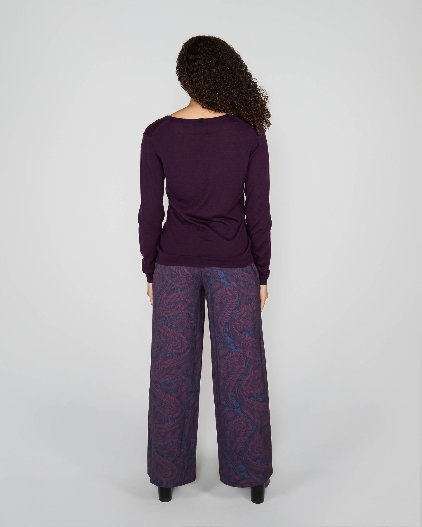 SASHA V-NECK SWEATER - PLUM