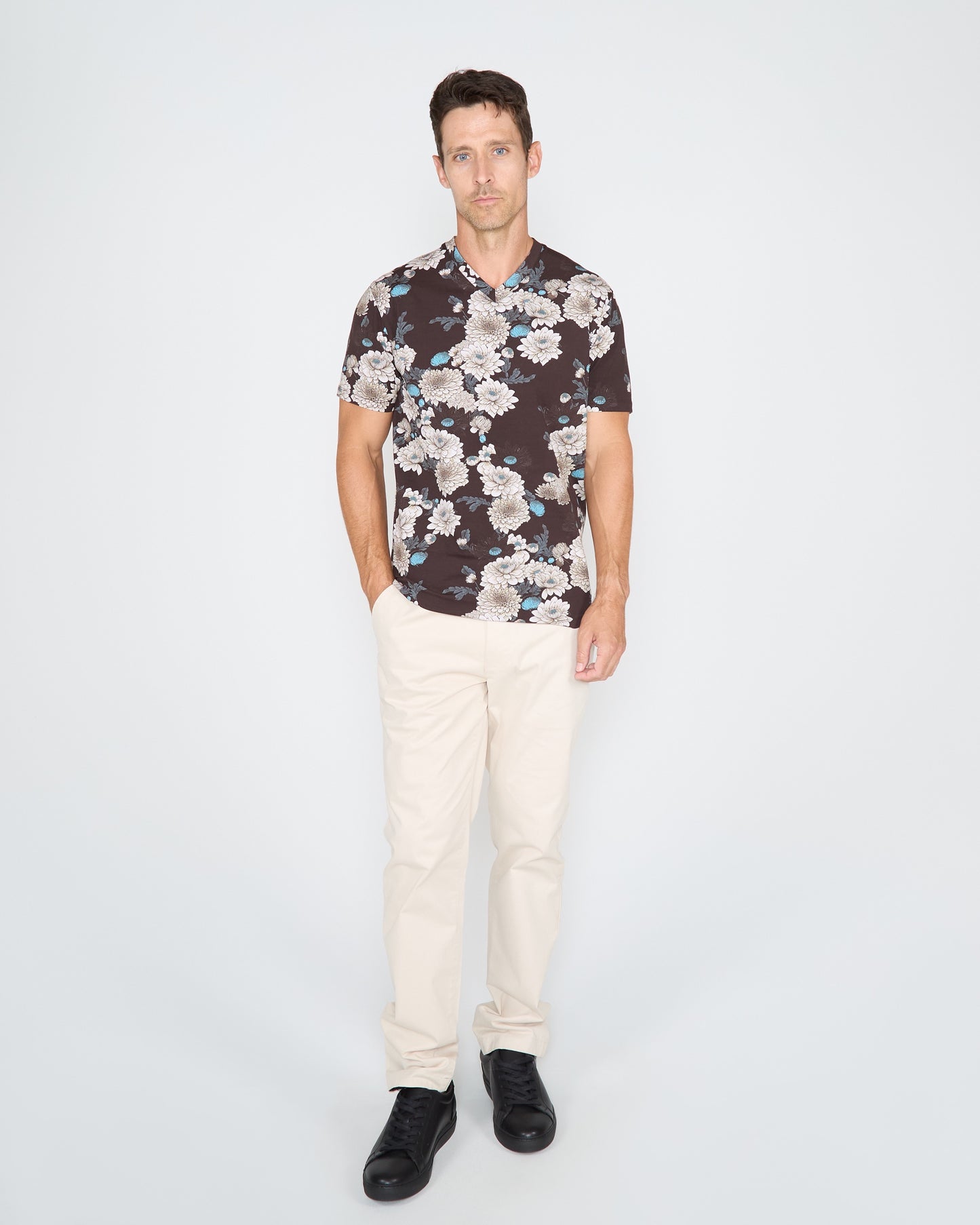MAZE SERIOUS FLORAL V-NECK TEE - BLACK
