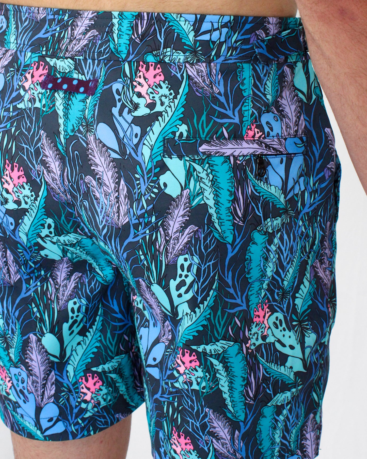 POOL FLORAL TIDE SWIM SHORTS IN SMOKE