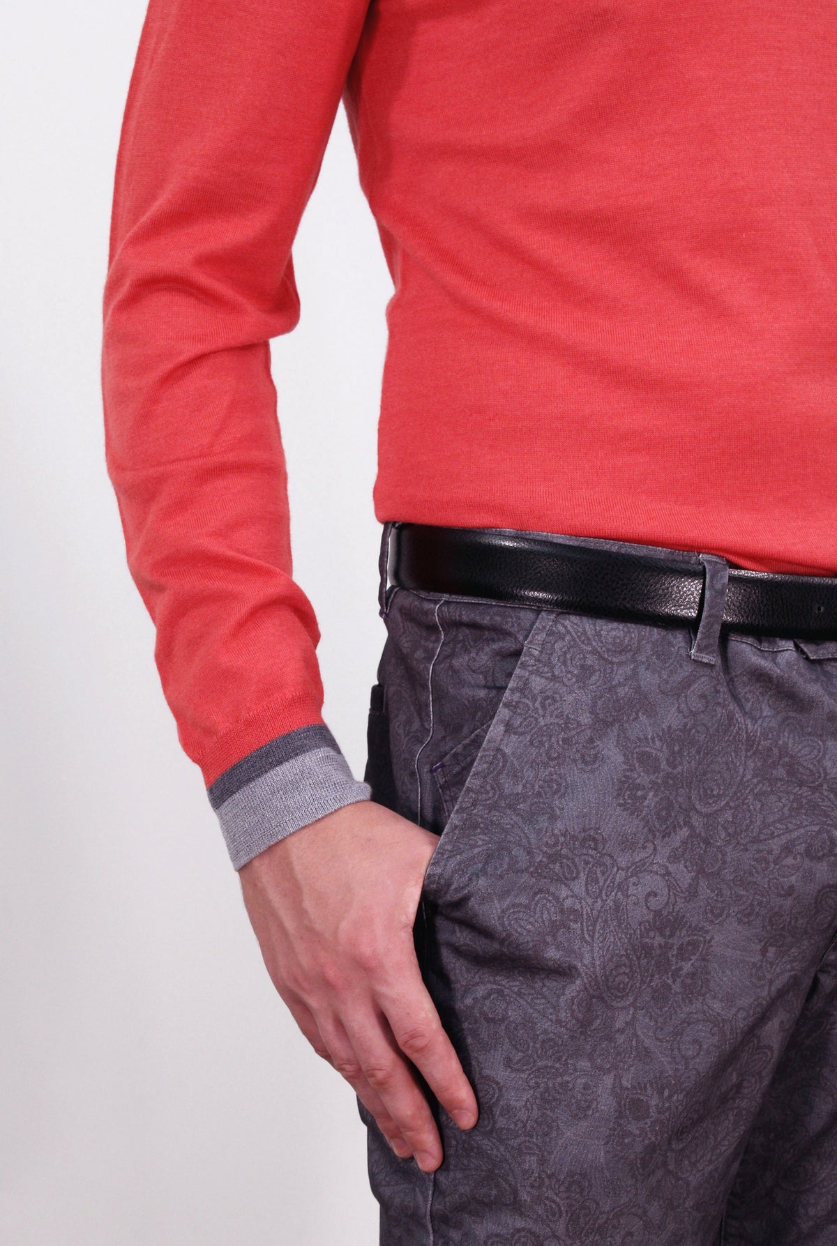 RONALD MERINO TURTLENECK SWEATER IN GERANIUM