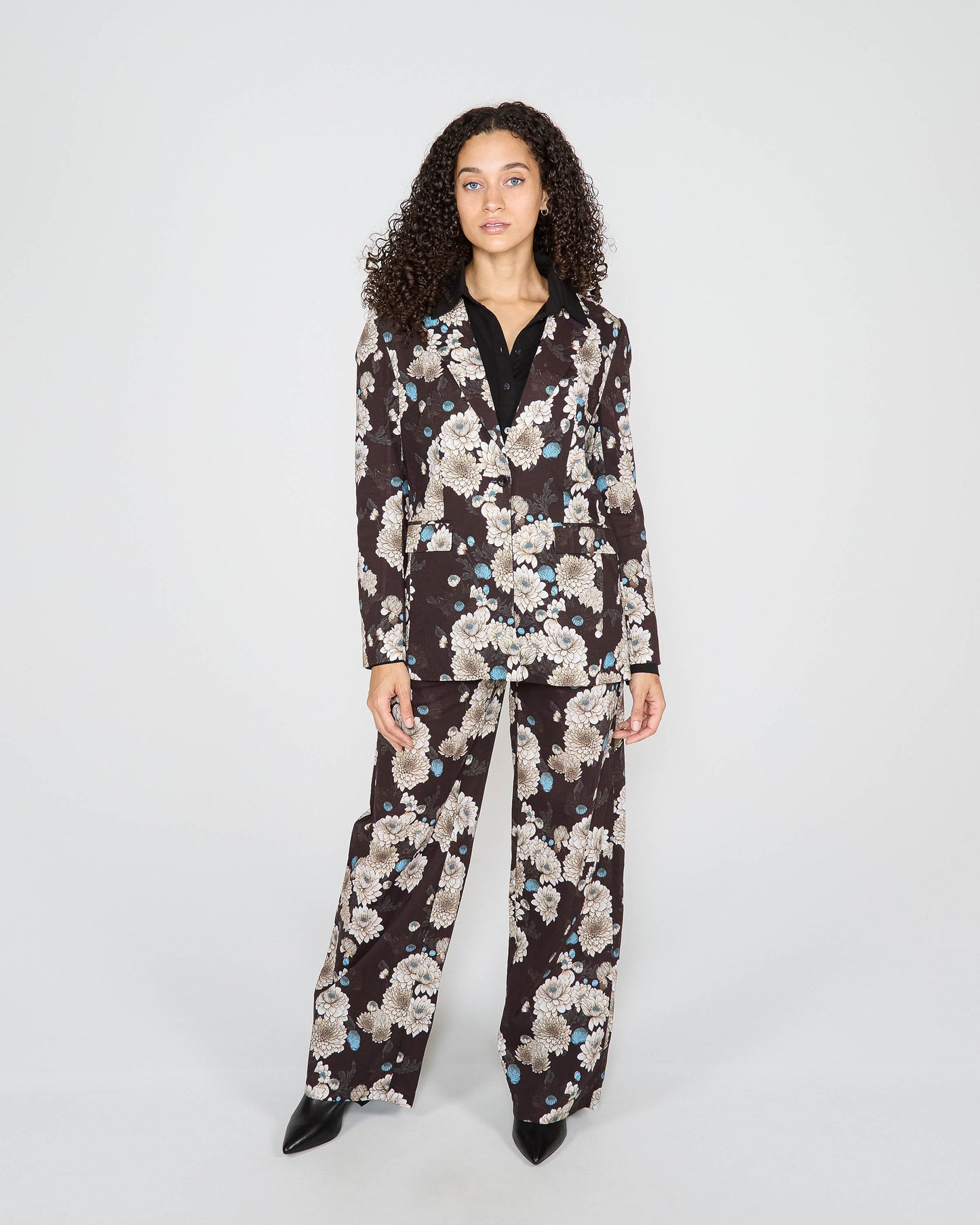 JANE SERIOUS FLORAL TAILORED JACKET - BLACK