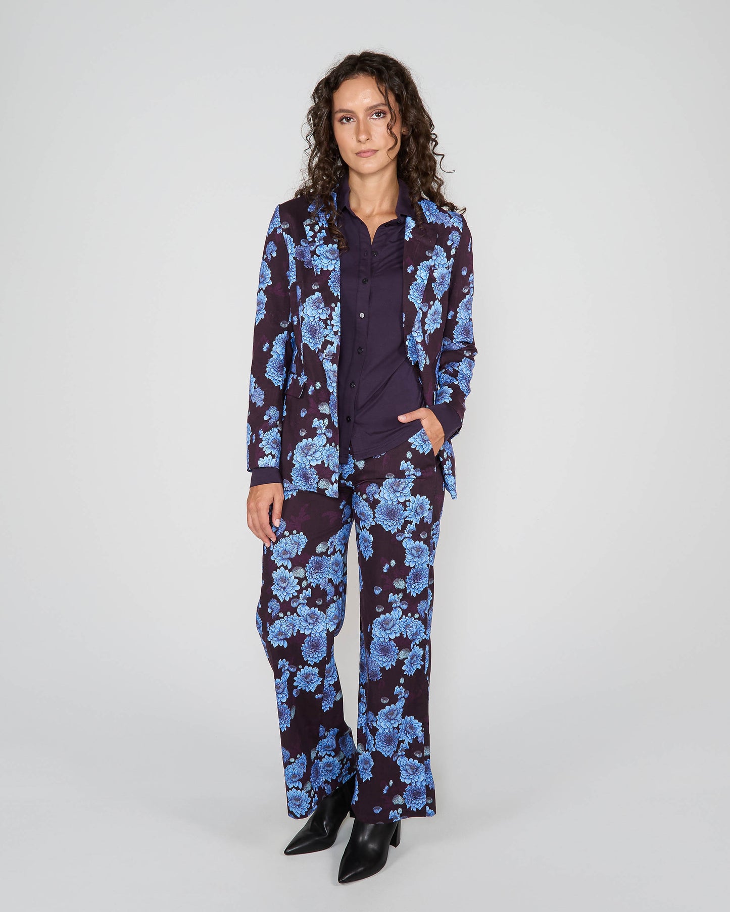 JANE SERIOUS FLORAL TAILORED JACKET - PLUM