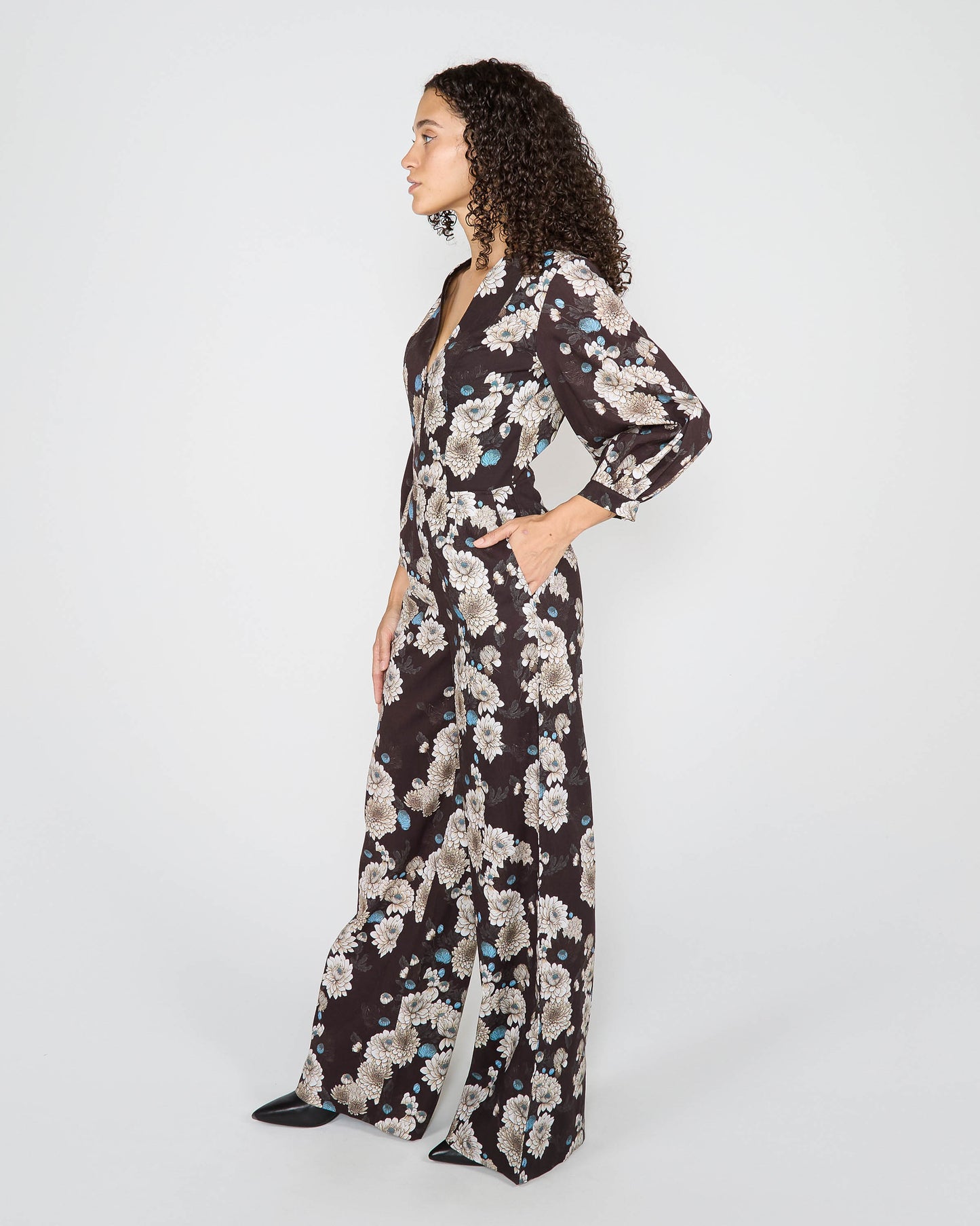 JILL SERIOUS FLORAL JUMPSUIT - BLACK