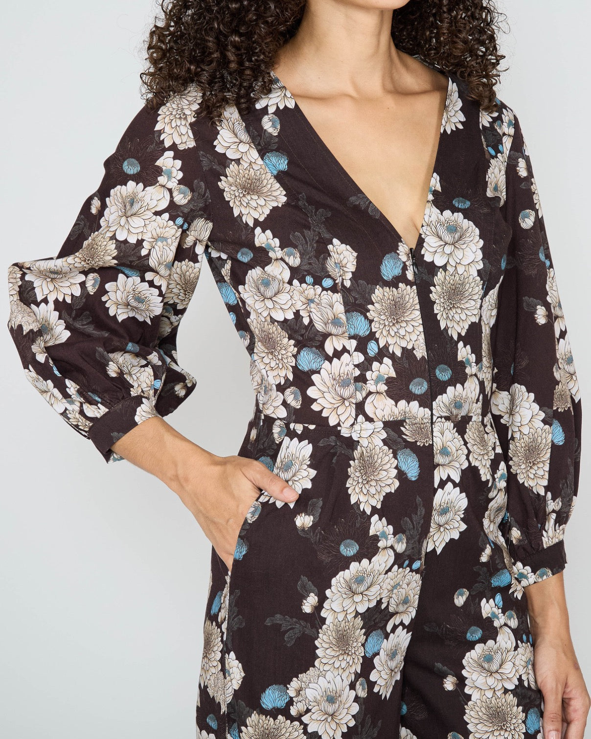 JILL SERIOUS FLORAL JUMPSUIT - BLACK