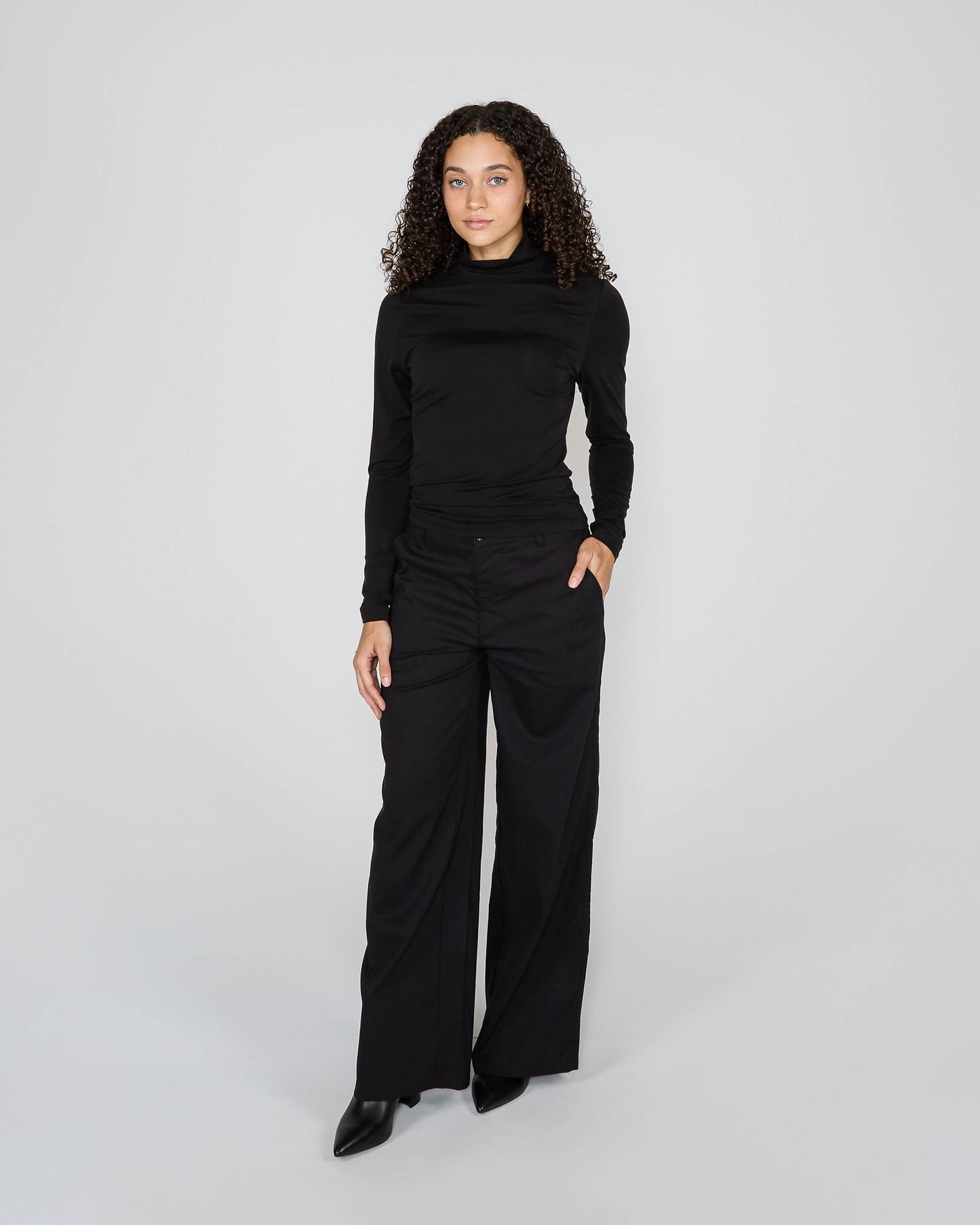 KATE TURTLENECK - BLACK