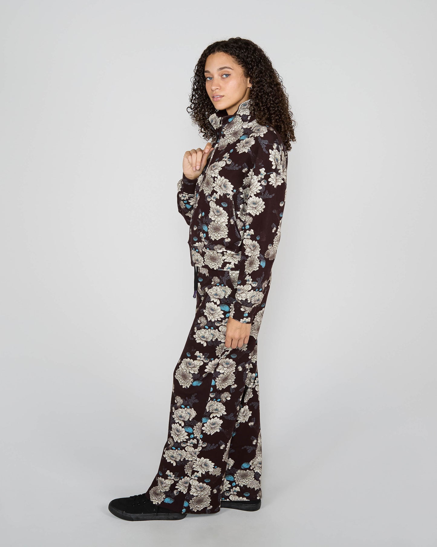 JUNE SERIOUS FLORAL BLACK JACKET - BLACK