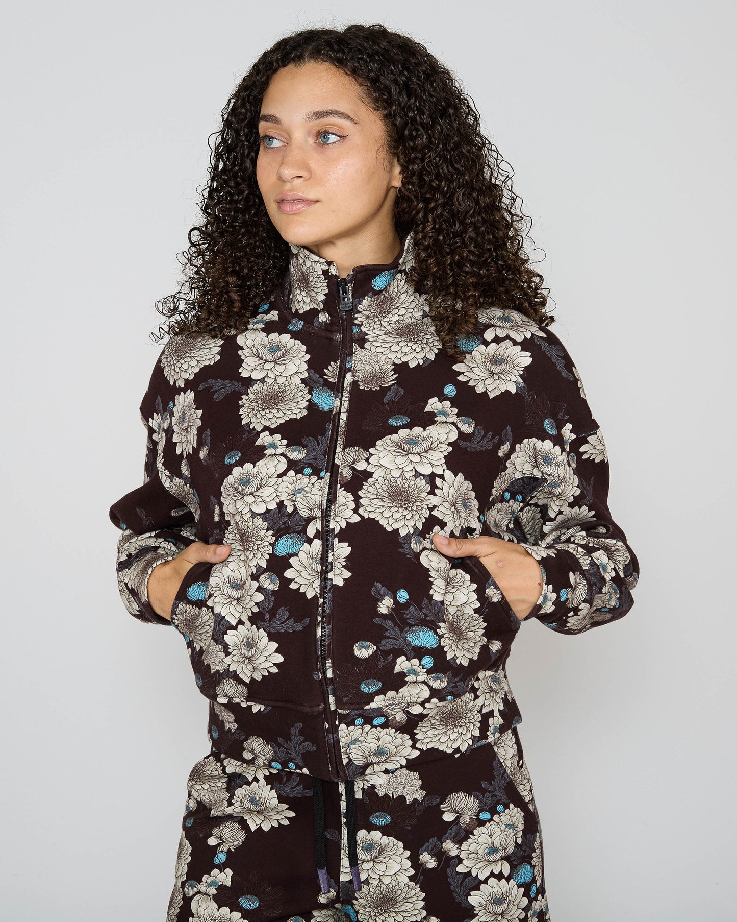 JUNE SERIOUS FLORAL BLACK JACKET - BLACK