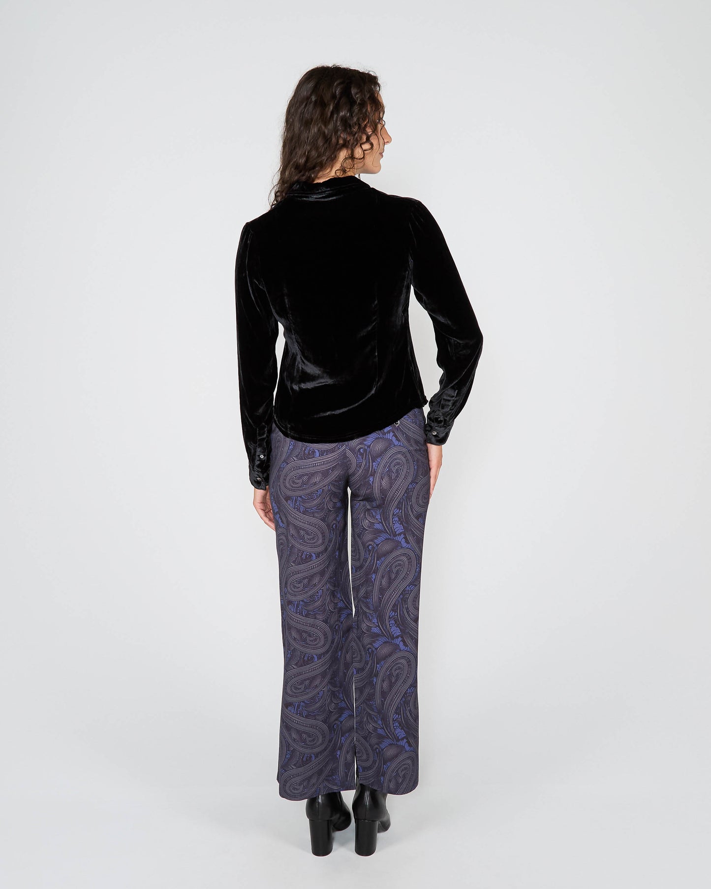 SYLVIA VELVET SHIRT - BLACK