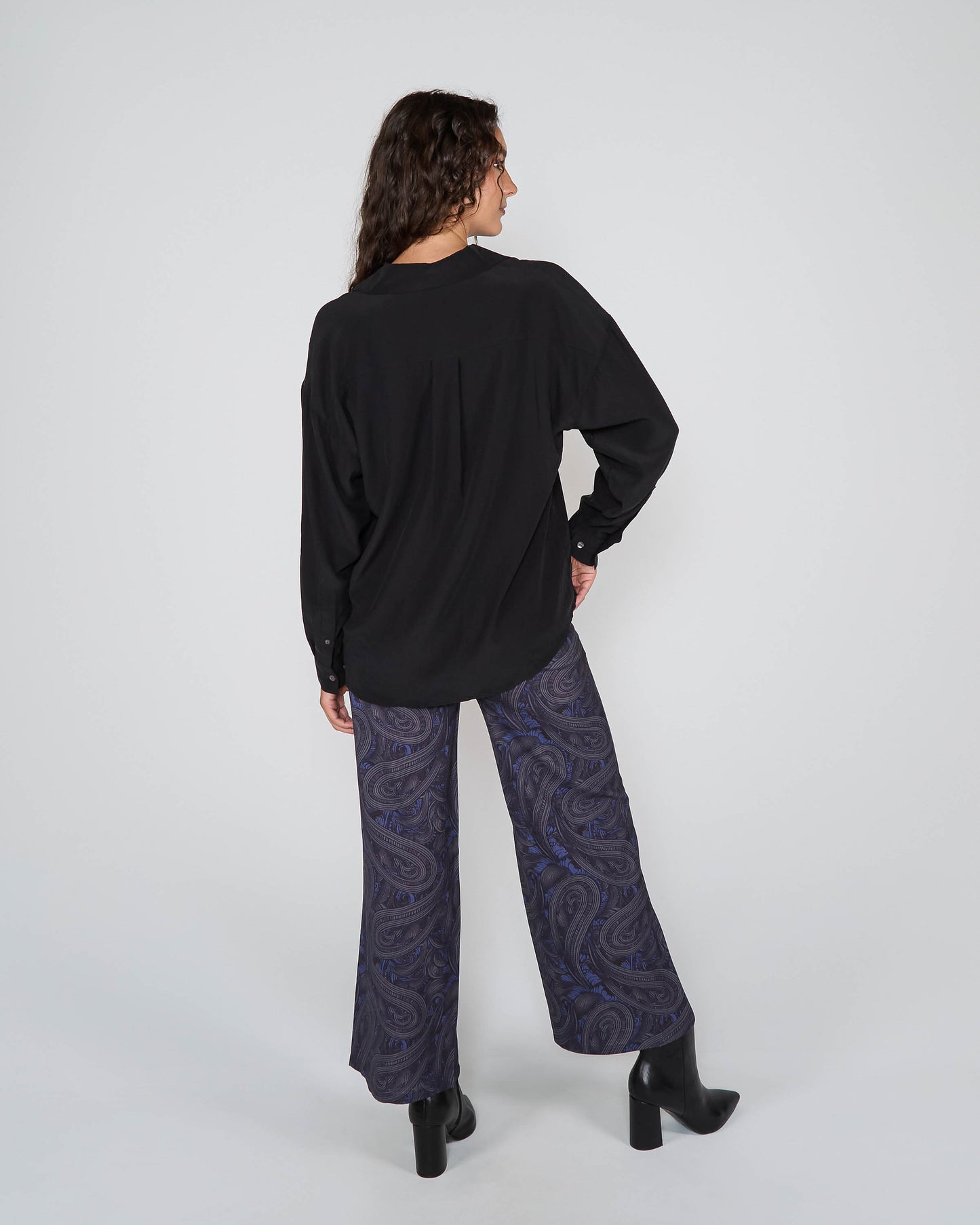 SOPHIE SILK OVERSIZED SHIRT - BLACK