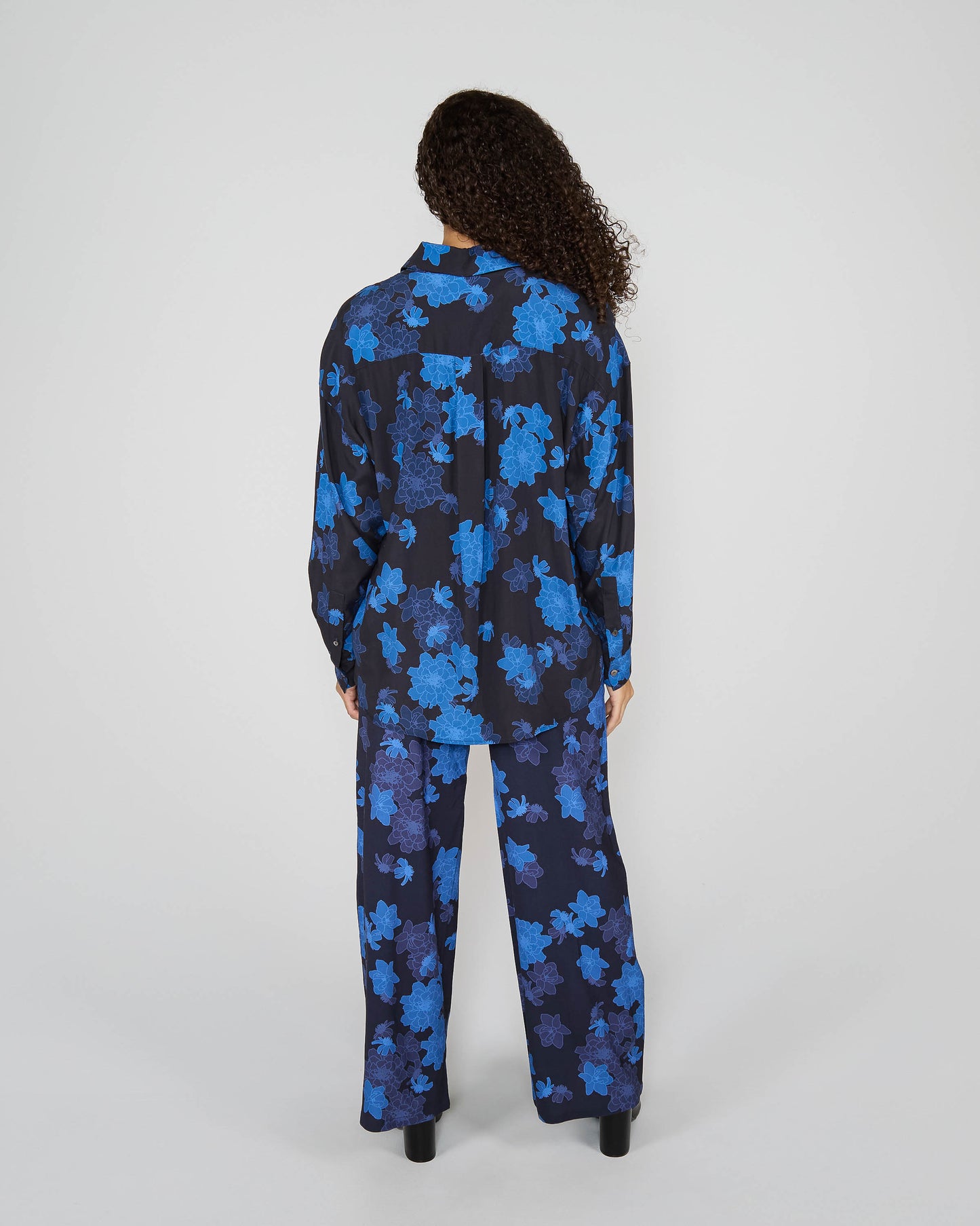 SOPHIE SILK OVERSIZED SHIRT - SOFTBLOOM NAVY