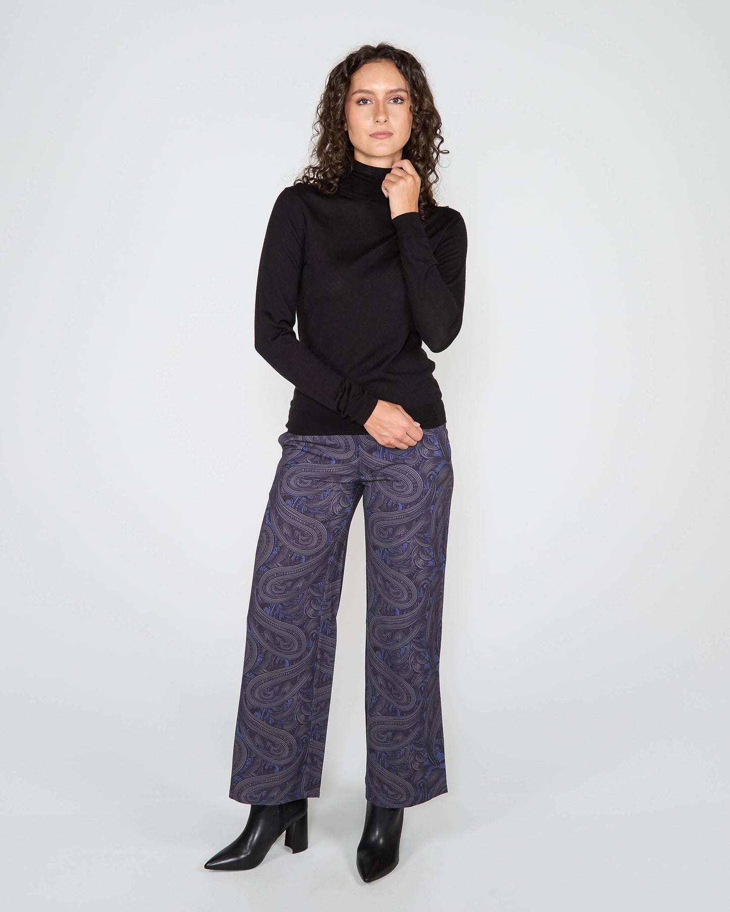 RONA TURTLENECK SWEATER - BLACK