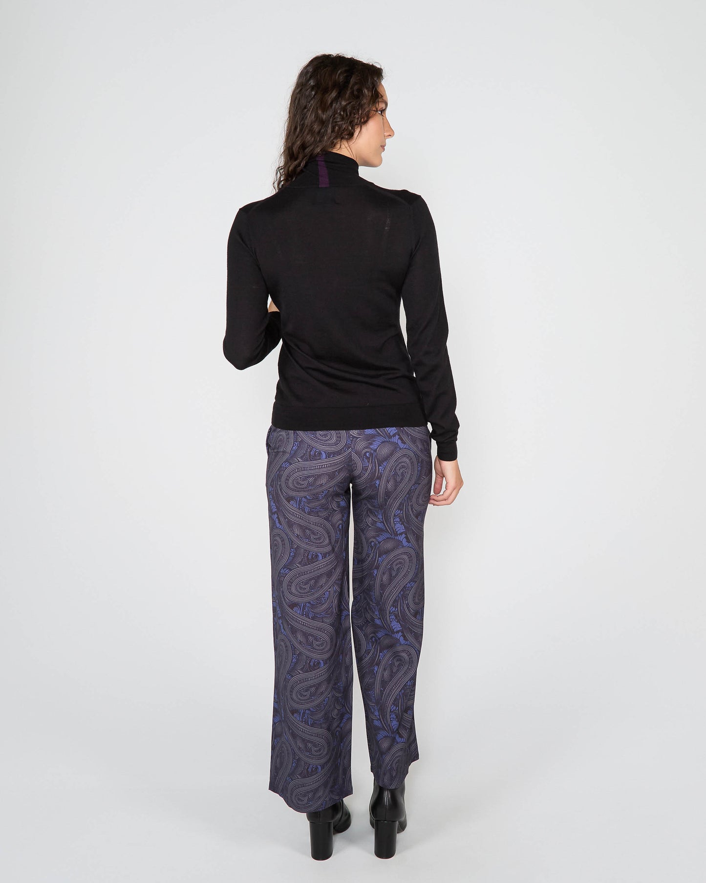 RONA TURTLENECK SWEATER - BLACK