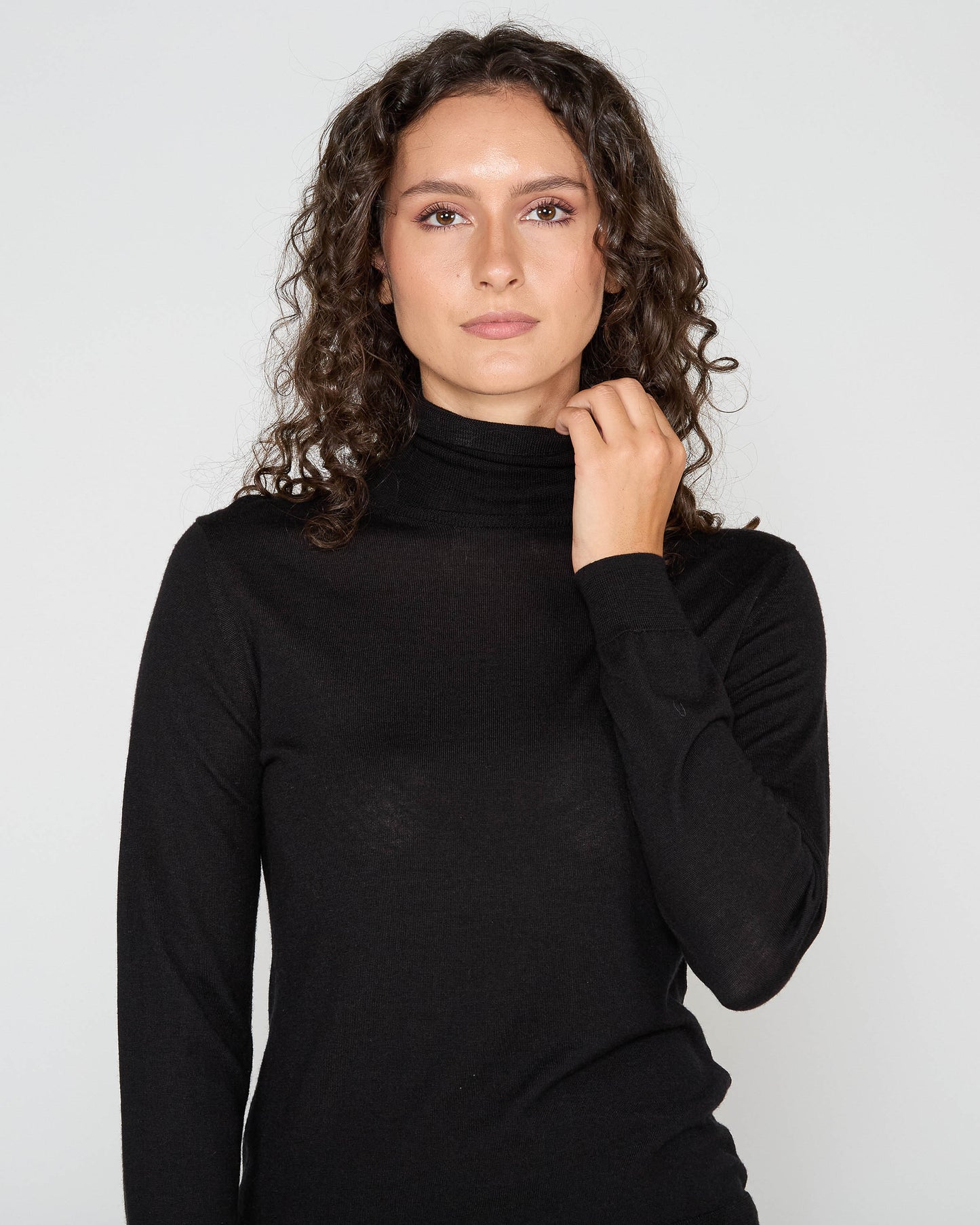 RONA TURTLENECK SWEATER - BLACK