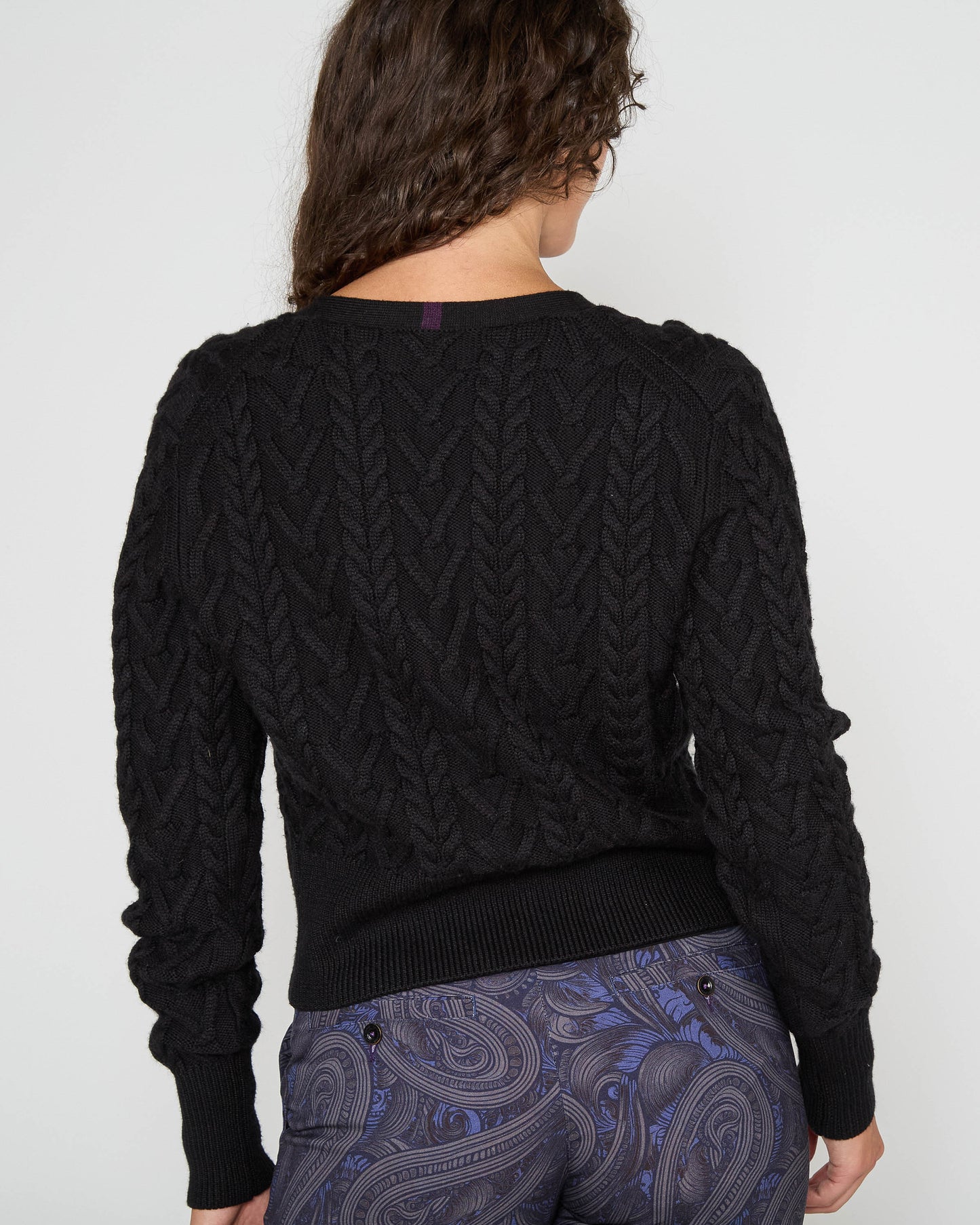 SAMANTHA TEXTURED CABLE KNIT SWEATER - BLACK