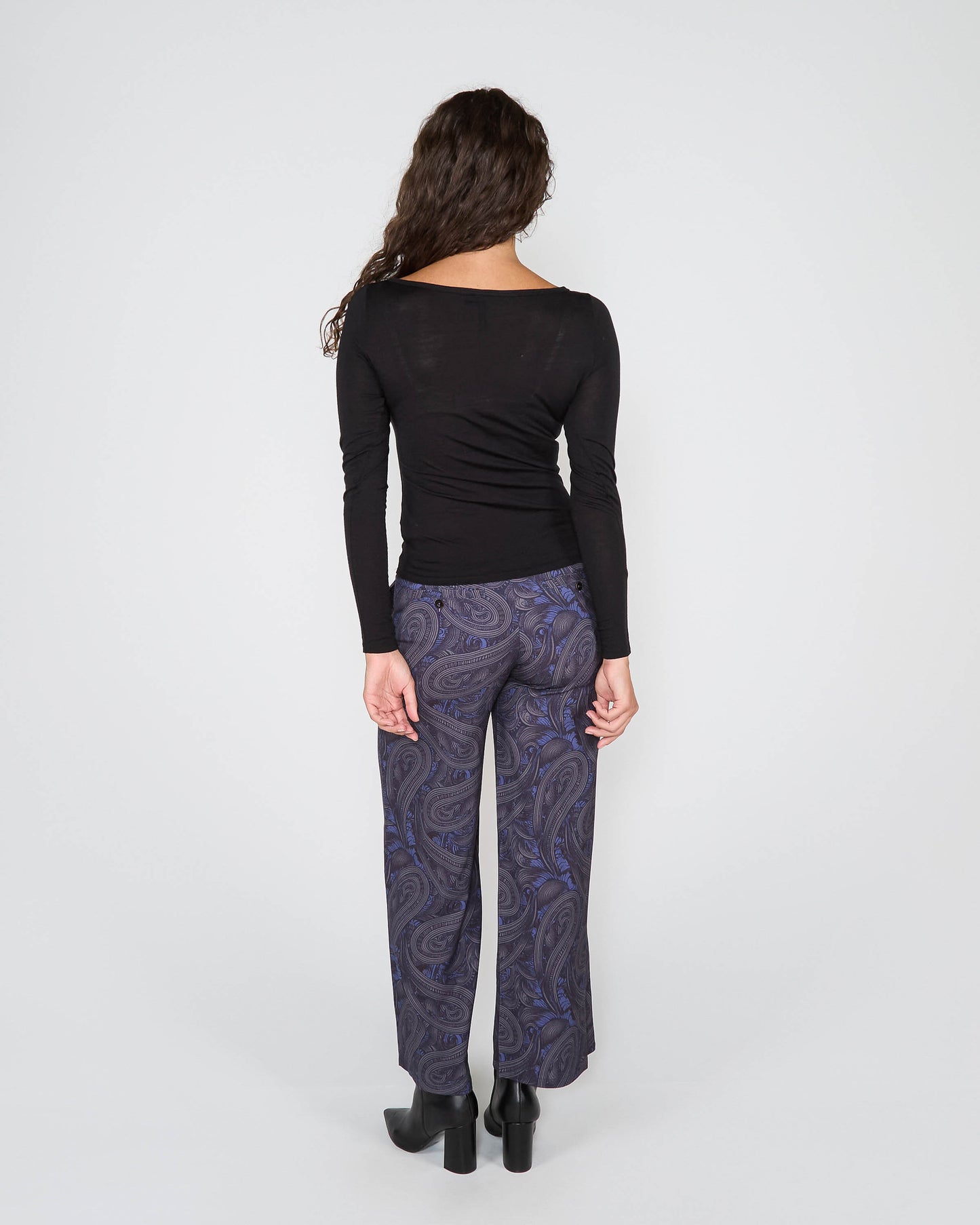 CARLY MERINO LONG SLEEVE CREWNECK SHIRT - BLACK
