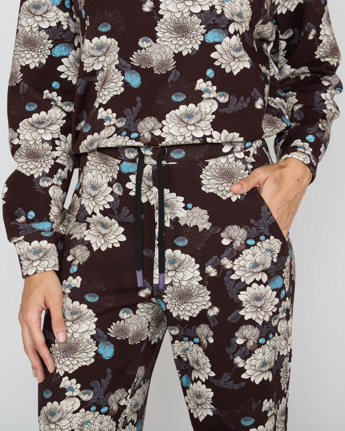 PAIGE SERIOUS FLORAL KNIT PANT - BLACK