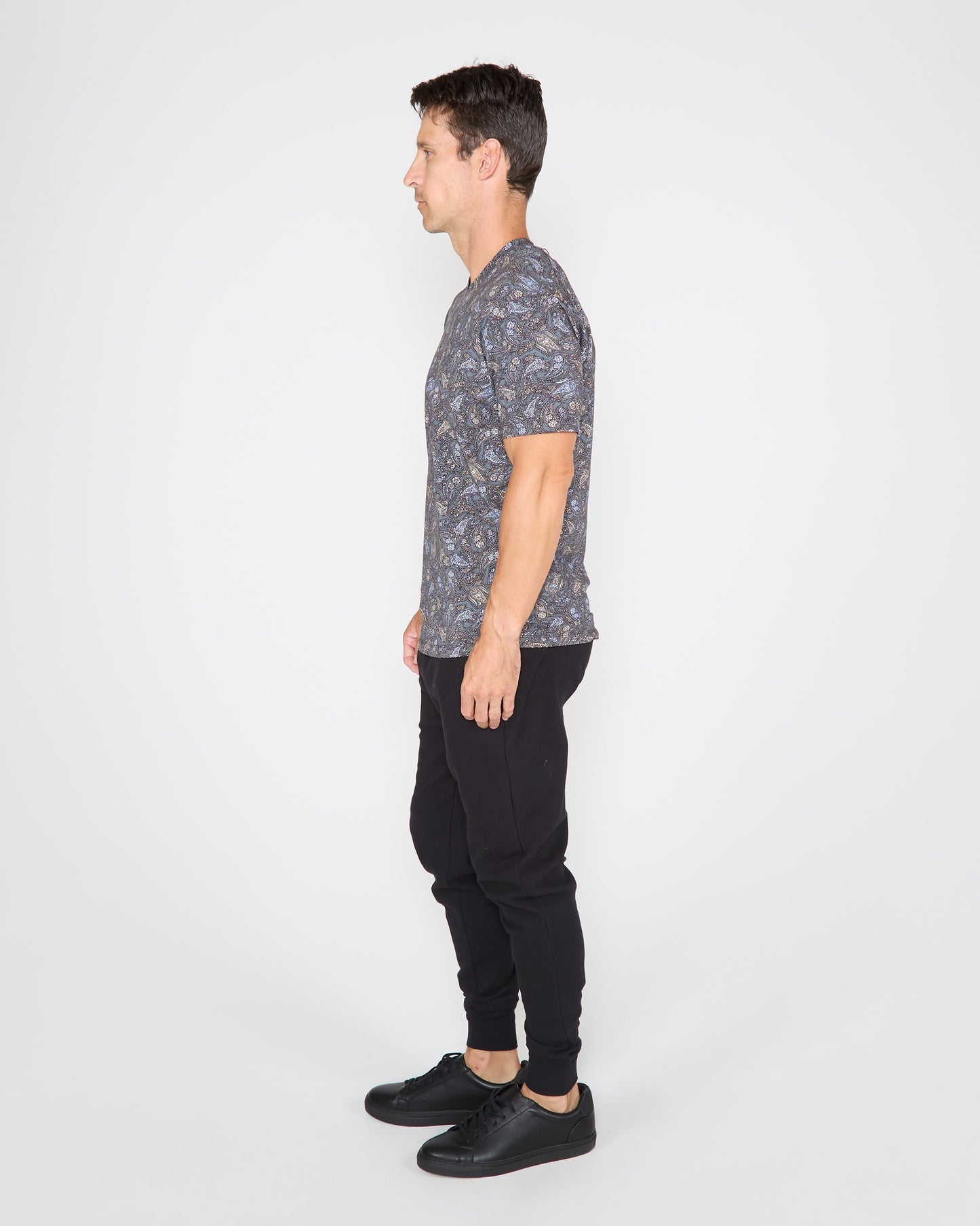 MAZE MADRID PAISLEY V-NECK TEE - BLACK