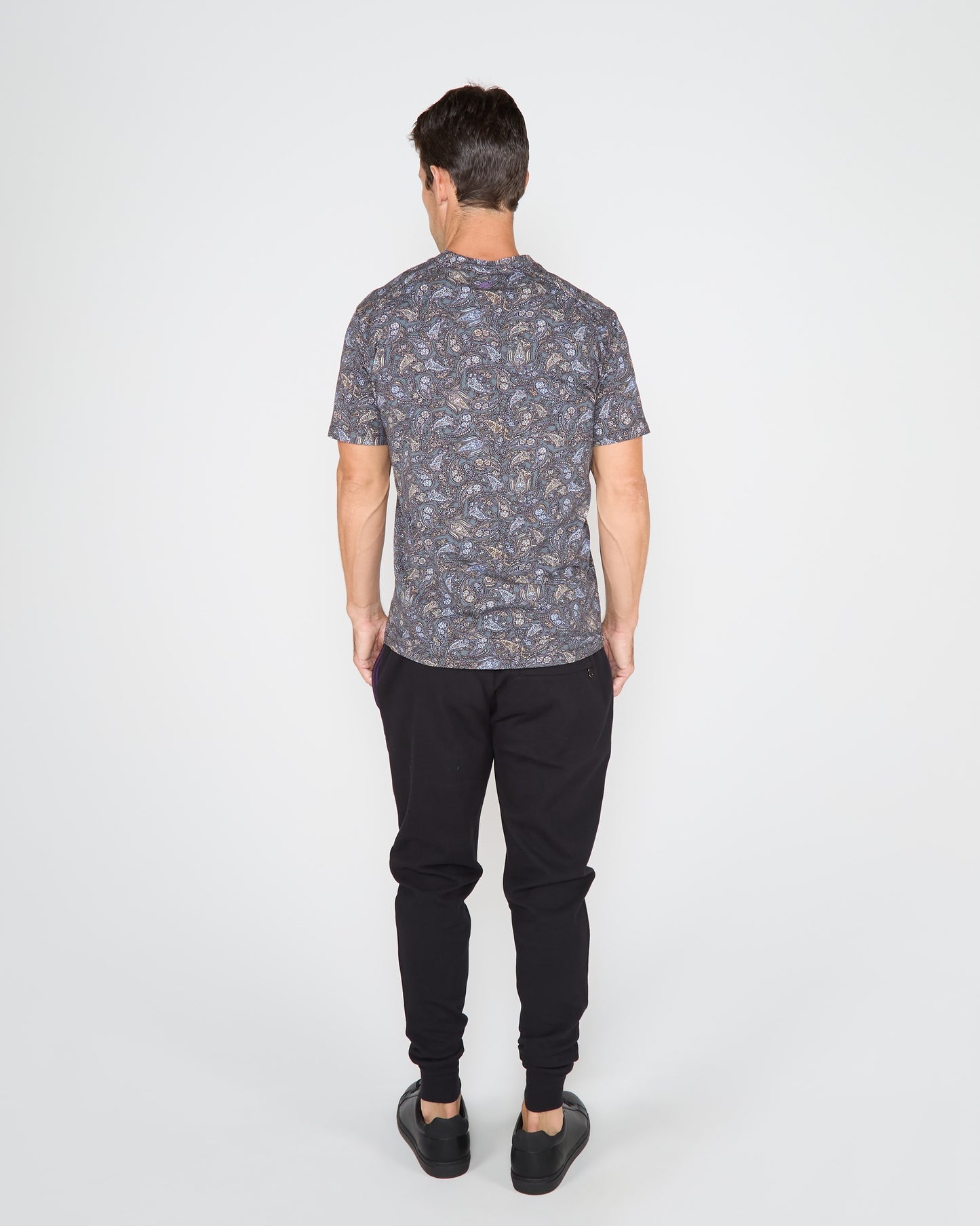 MAZE MADRID PAISLEY V-NECK TEE - BLACK
