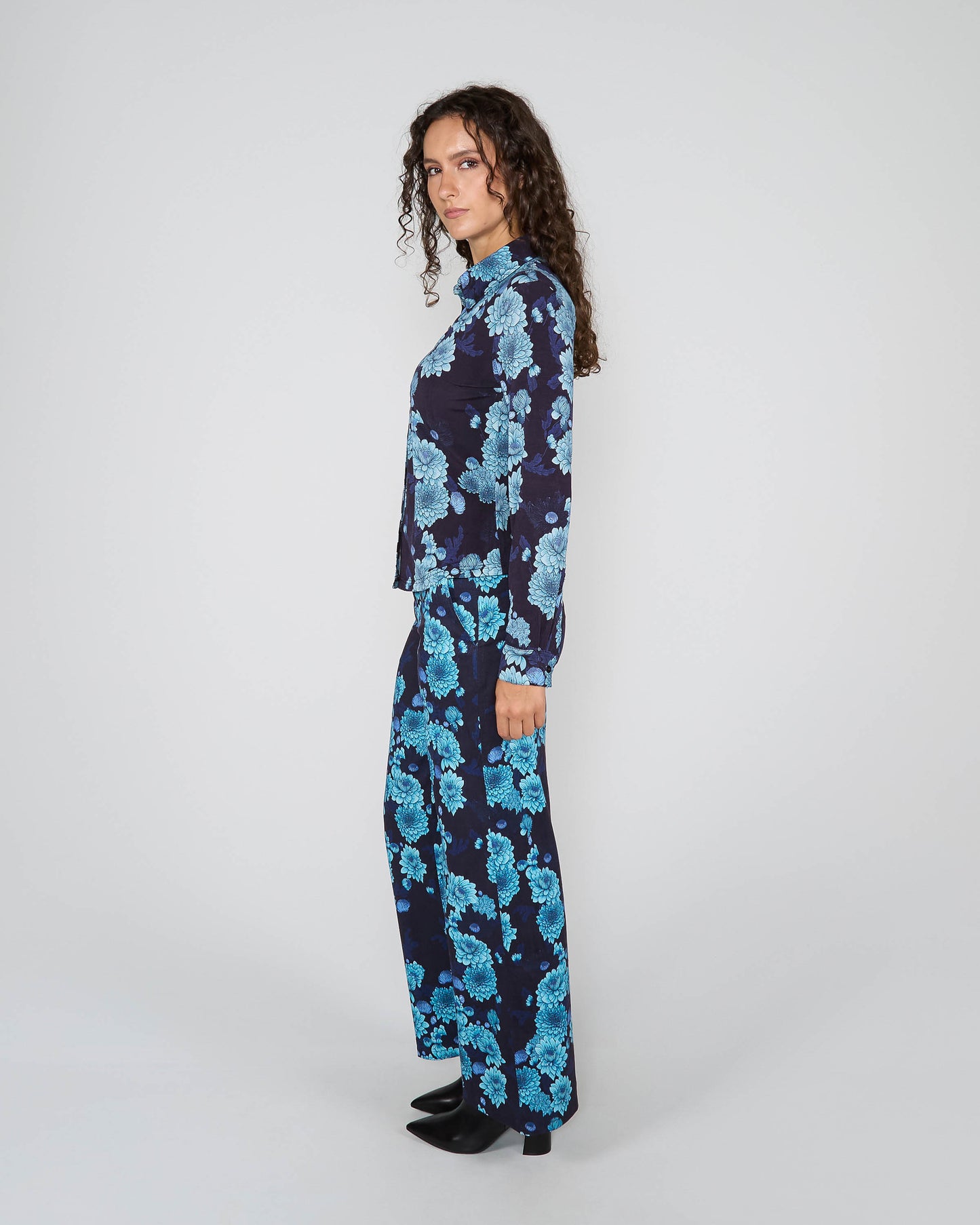 STEPHANIE SERIOUS FLORAL SHIRT - NAVY