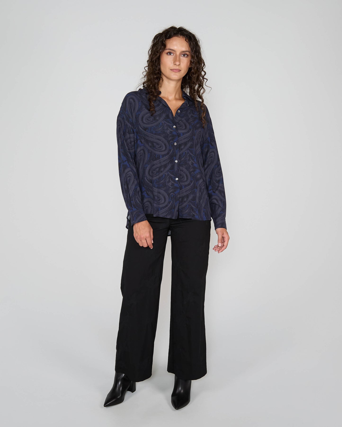 SOPHIE SILK OVERSIZED SHIRT - SMOKE