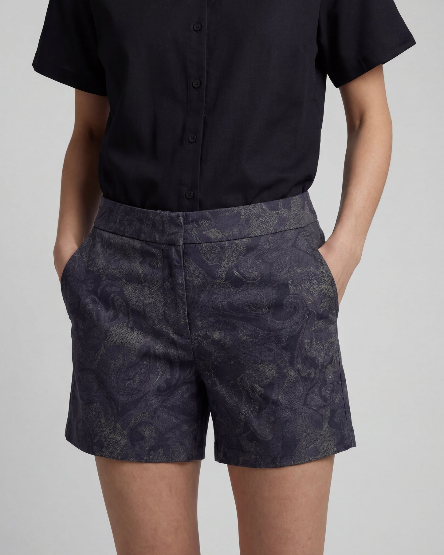 FREDA PAISLEY EXPLOSION BLACK WOMENS TAILORED SHORT