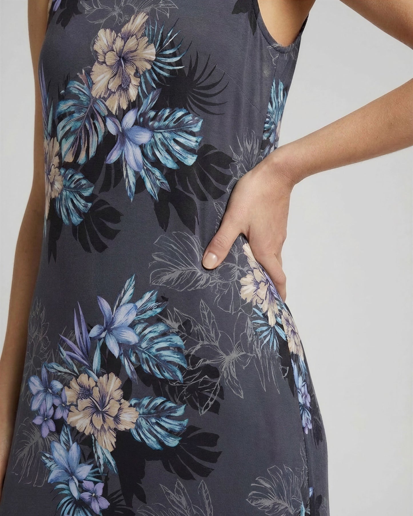 TRUDY EXOTIC FLORAL BLACK WOMENS SLEEVELESS MIDI DRESS
