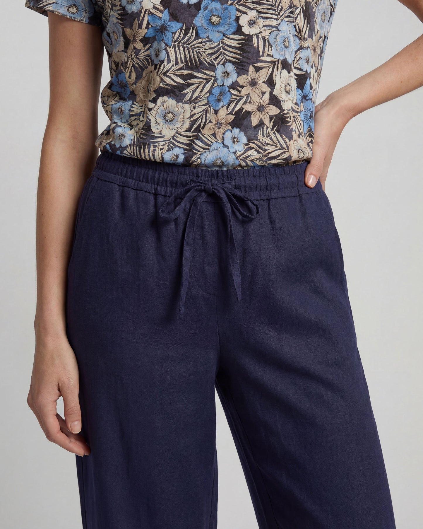 LILLIAN NAVY WOMENS WIDE-LEG PANT
