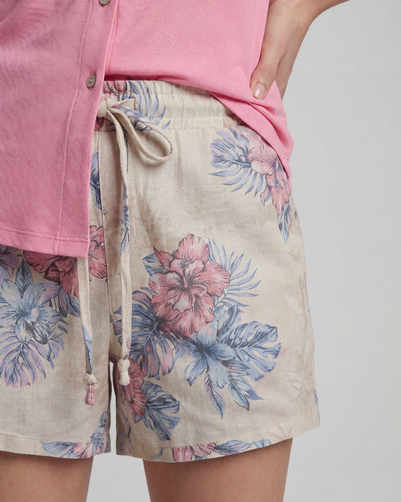 LEANNE EXOTIC FLORAL NATURAL WOMENS DRAWSTRING SHORT