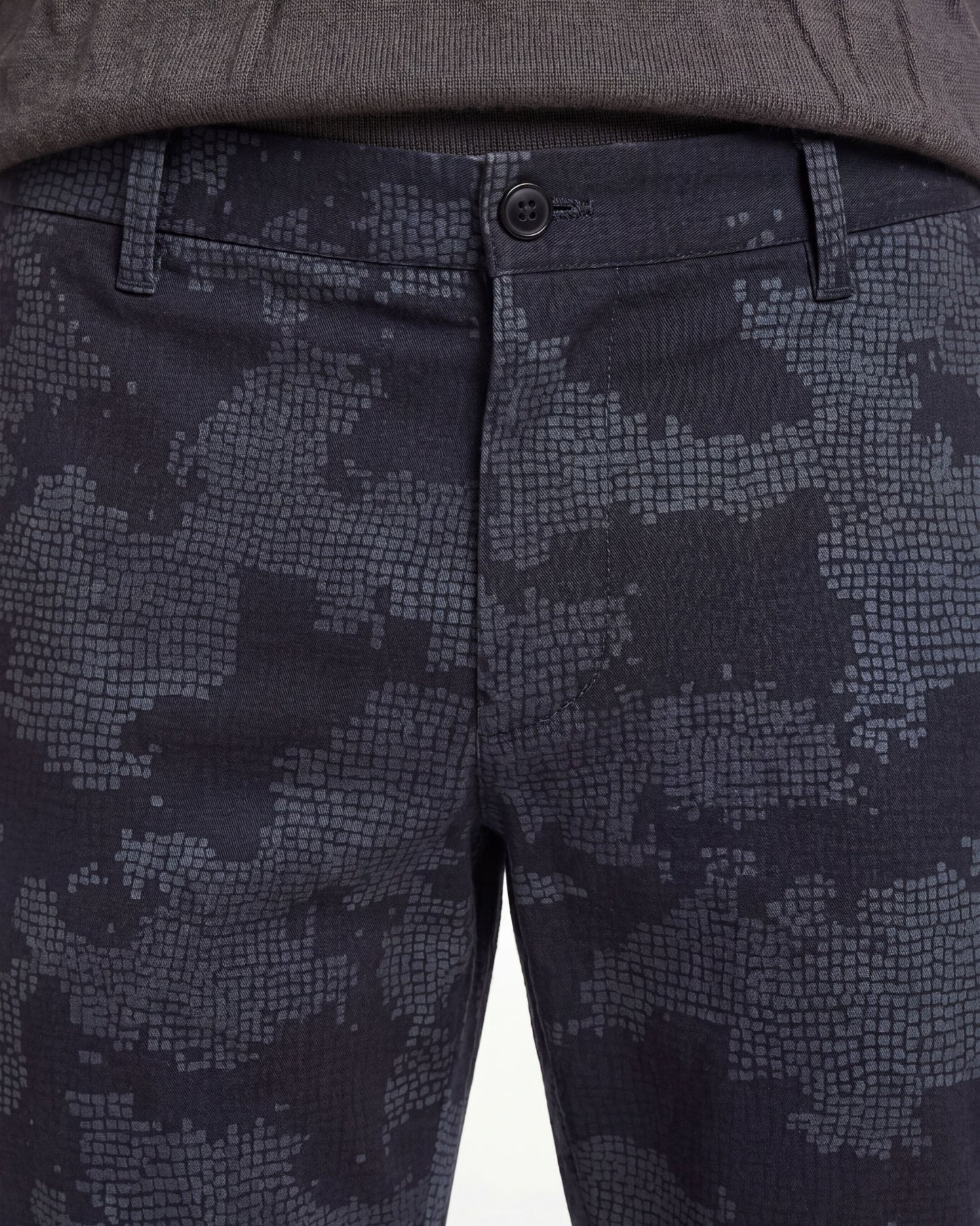 CASPIAN CAMO MOSAIC STRETCH COTTON CHINO PANT - COAL