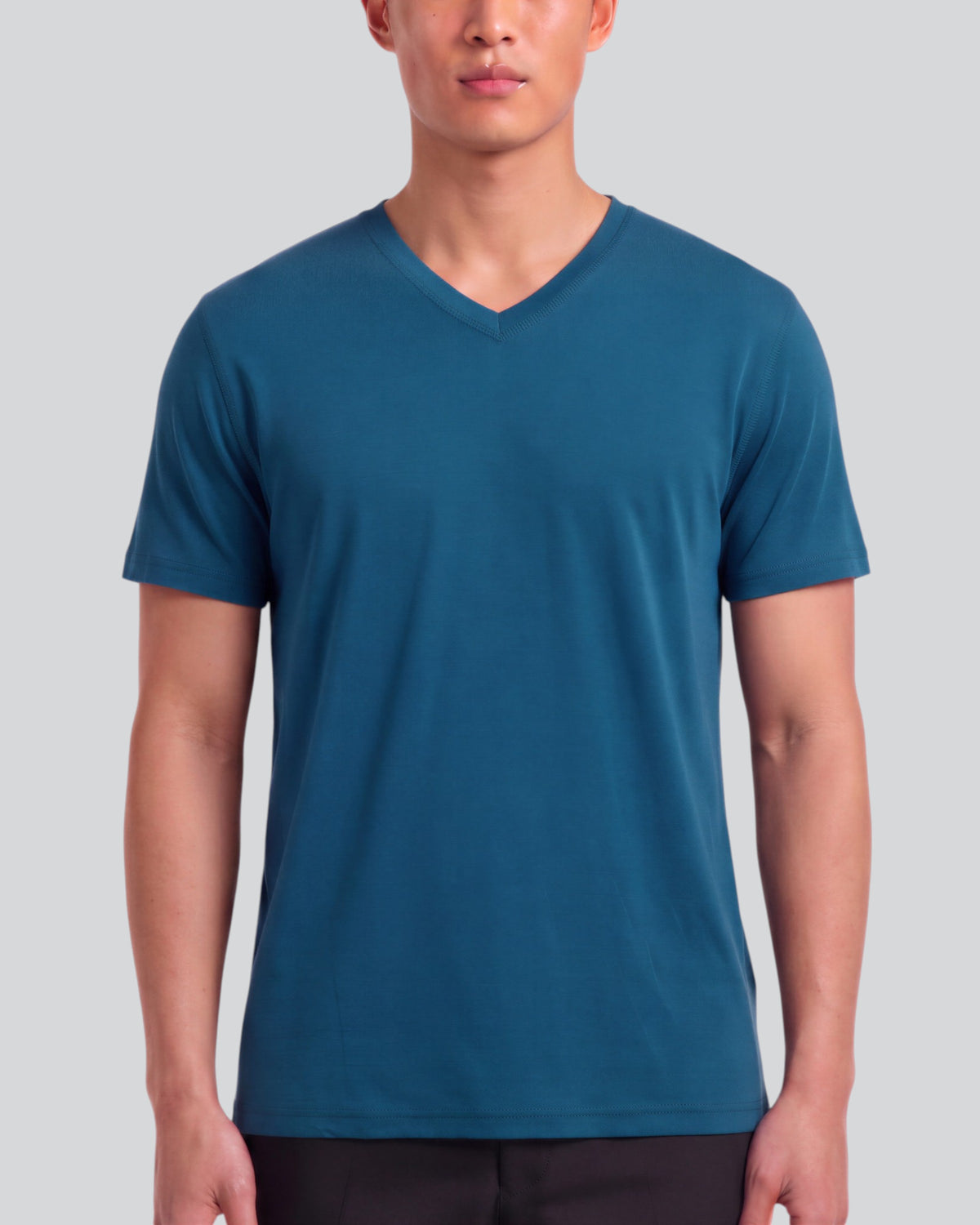 VICTOR LEGION MEN'S EXTRA-FINE MERINO V-NECK TEE