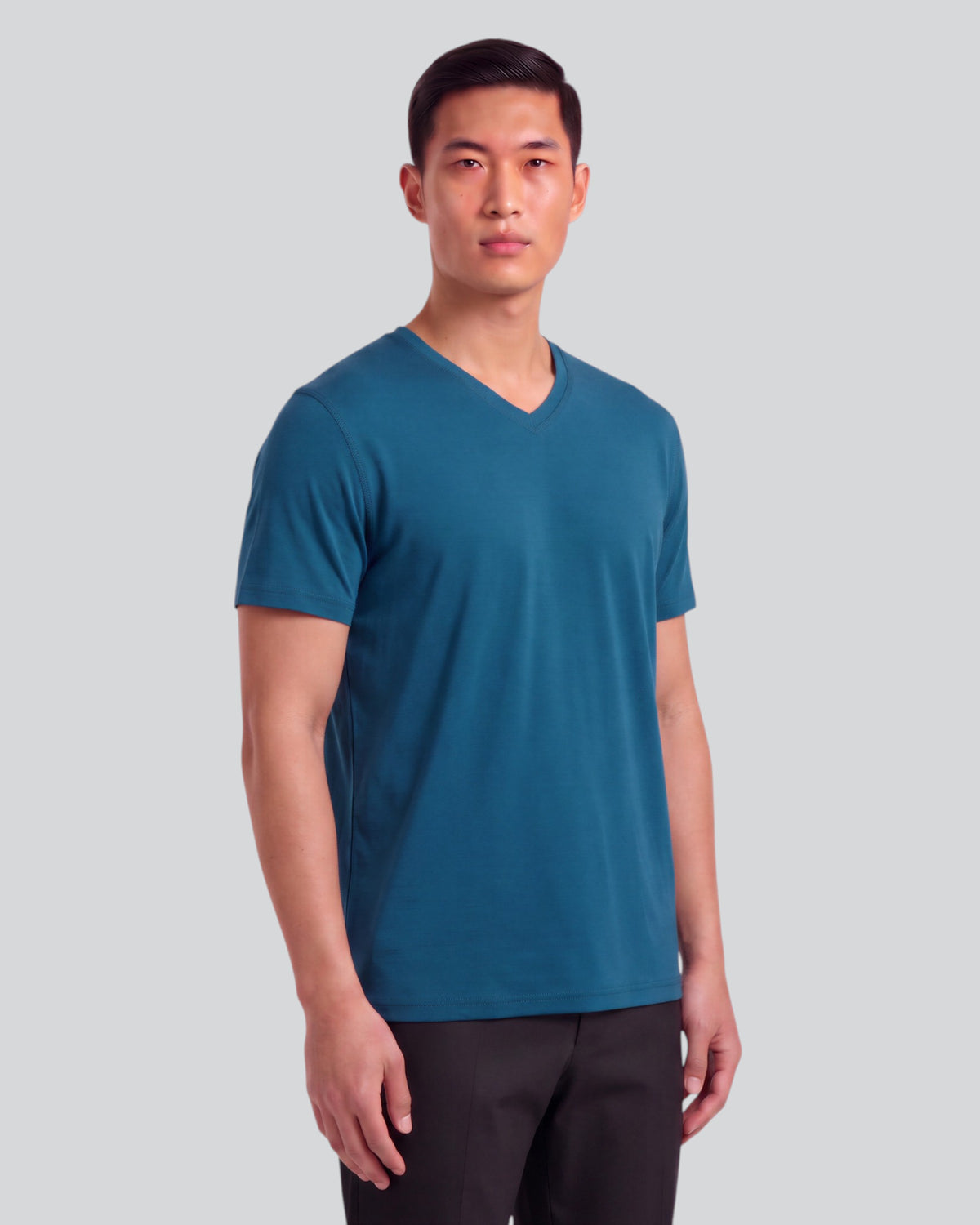 VICTOR LEGION MEN'S EXTRA-FINE MERINO V-NECK TEE