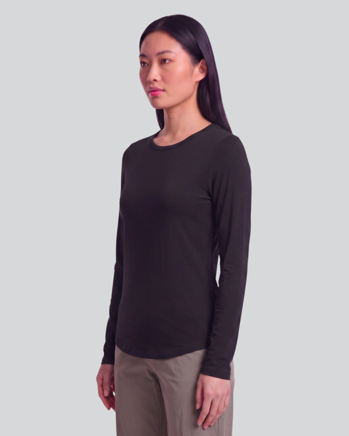 BEATRICE BLACK WOMEN'S LYOCELL STRETCH CREW-NECK TOP