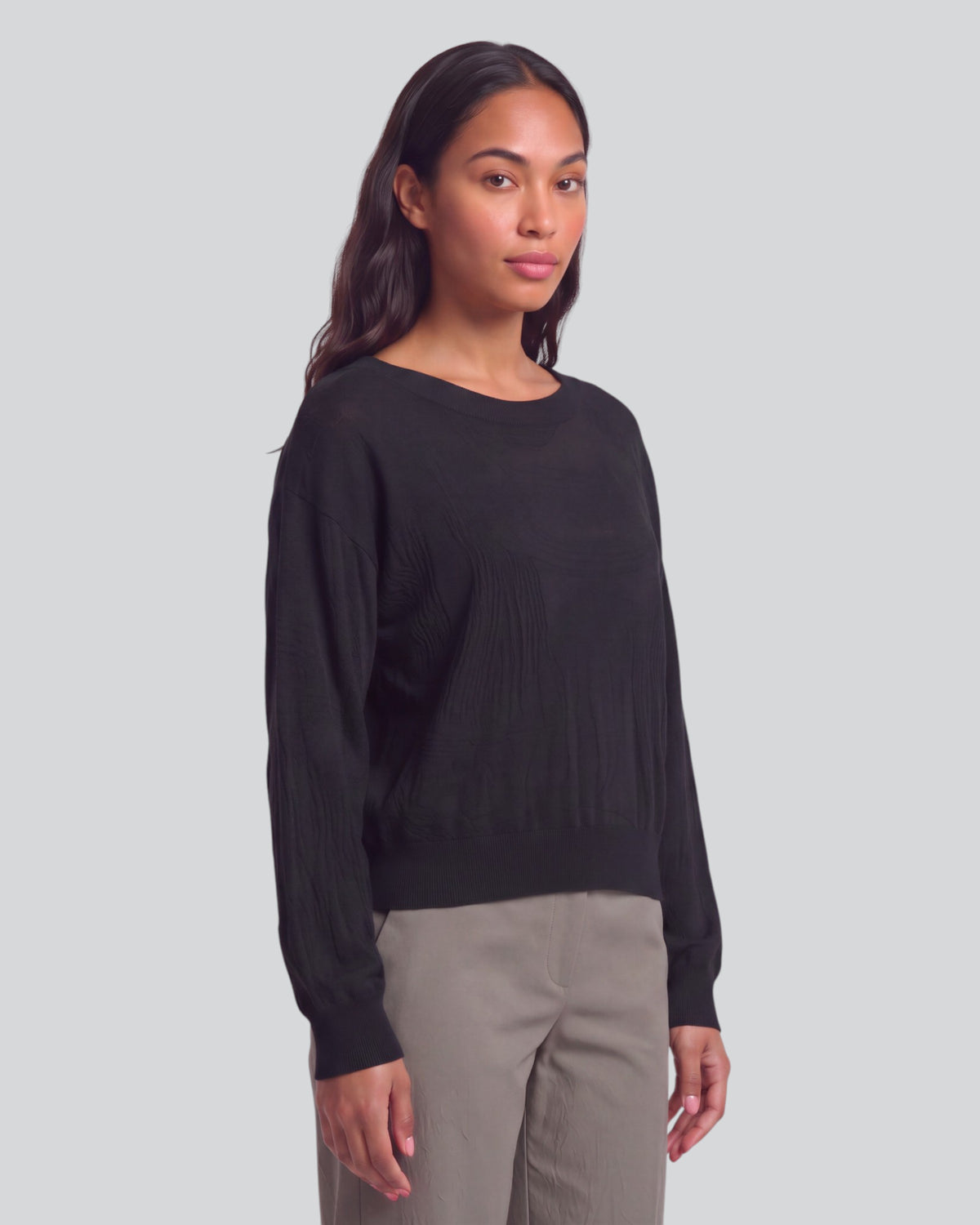 CRISSY BLACK WOMEN'S CROPPED MERINO SWEATER