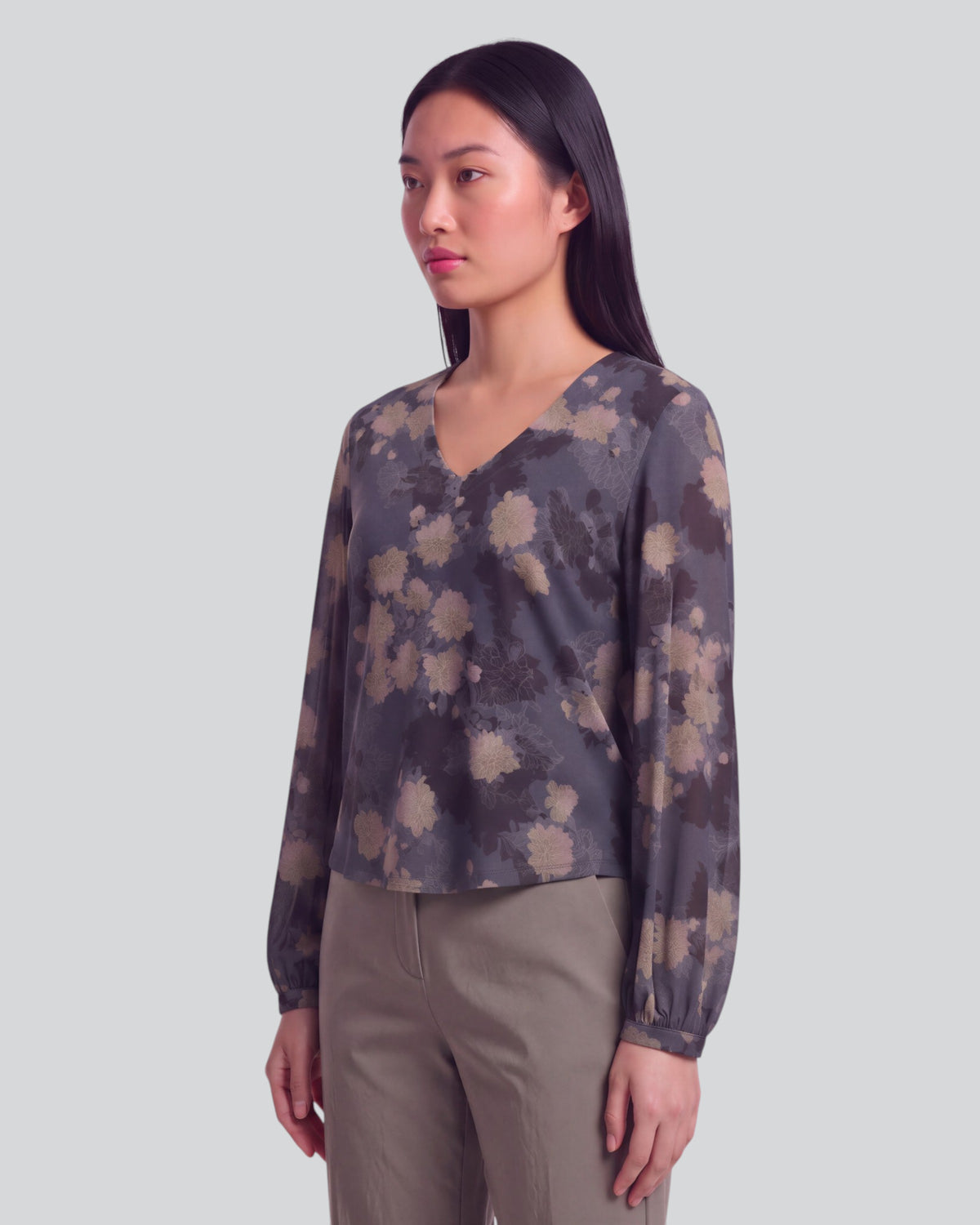 VAL LANS FLORAL BLACK WOMEN'S LYOCELL STRETCH V-NECK TOP